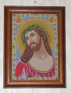 Перша серйозна моя робота - Ісус в терновому вінку - вишита на тканині по канві, яку потім потрібно висмикувати