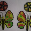 Майстер-клас «Метелики-красуні»   Для виготовлення даної композиції використовувалися наступні матеріали: -Тонкий фанера для силуету метеликів і квіток круглої форми;  пісок