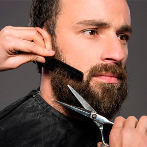Підстригти бороду красиво можна як машинкою, так і ножицями