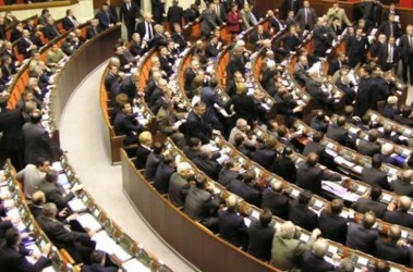 11 сiчня 2012, 5:55 Переглядів:   Депутати відмовилися пом'якшити покарання за самогоноваріння, фото 9-channel